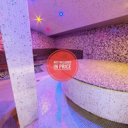 Terrace Pool Deluxe In Belvedere Apartment